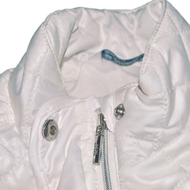 Стильная весенняя куртка, красивого молочного цвета. Фото: 4