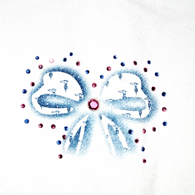 Фото 4: Белая блуза Trussardi для малышей украшена кристаллами 